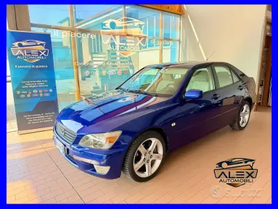 Usata Lexus IS200 155 CV (114 kW) 2000 Blu Berlina