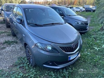 Usata Lancia Ypsilon S 70 CV (51 kW) 2024 Grigio Utilitaria