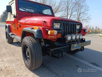 Usata Jeep Wrangler 103 CV (75 kW) 1990 Rosso SUV