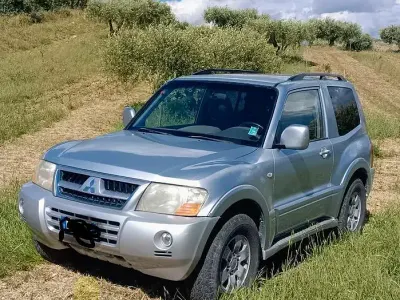 Usata Mitsubishi Pajero 116 CV (85 kW) 2005 Grigio SUV