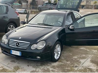 Usata Mercedes C220 143 CV (105 kW) 2002 Nero Coupé