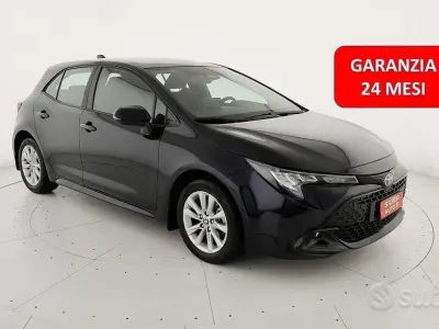 Usata Toyota Corolla Active 98 CV (72 kW) 2023 Blu metallizzato Berlina