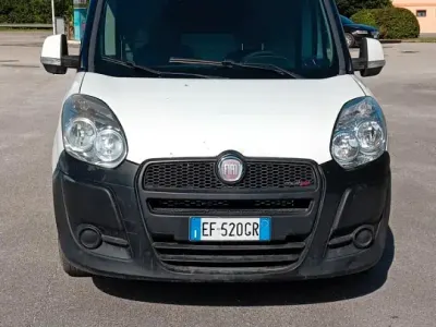 Usata Fiat Doblò 75 CV (55 kW) 2011 Bianco Monovolume