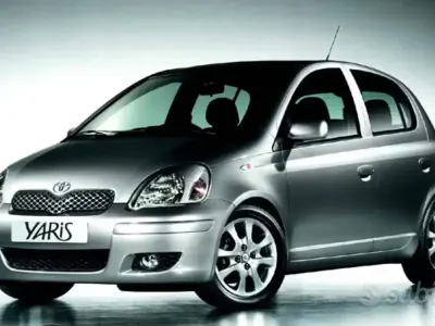 Begagnad Toyota Yaris Sol 65 HK (47 kW) 2005 Grå Sedan