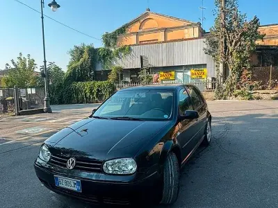 Usata VW Golf IV 110 CV (80 kW) 2002 Berlina