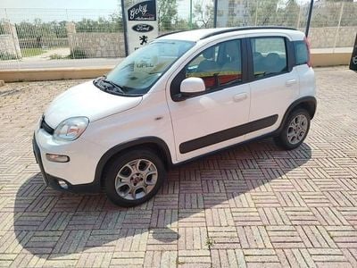 Usata Fiat Panda Trekking 75 CV (55 kW) 2014 Bianco Utilitaria