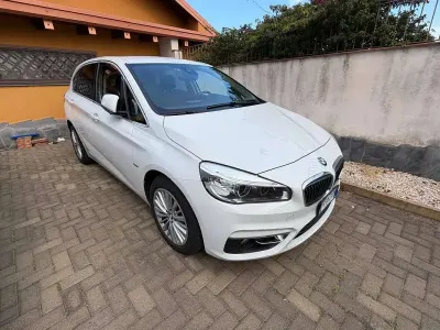 Usata BMW 218 Active Tourer Luxury Line 150 CV (110 kW) 2017 Bianco Monovolume