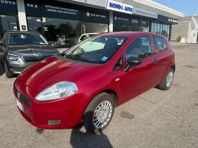 Usata Fiat Grande Punto Dynamic 77 CV (56 kW) 2009 Rosso Utilitaria