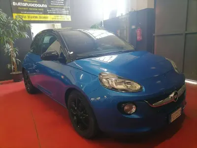 Usata Opel Adam Rocks 69 CV (50 kW) 2017 Blu/azzurro Utilitaria
