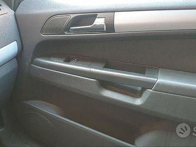 Usata Opel Zafira Cosmo 120 CV (88 kW) 2008 Grigio Monovolume