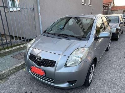 Usata Toyota Yaris 69 CV (50 kW) 2008 Argento Utilitaria
