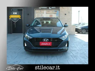 Usata Hyundai i20 101 CV (74 kW) 2023 Grigio Utilitaria