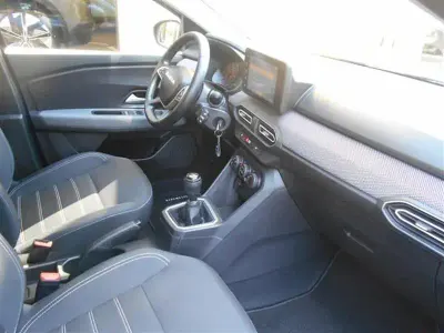 Usata Dacia Sandero Expression 65 CV (47 kW) 2023 Blu scuro Utilitaria