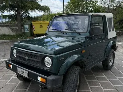 Usata Suzuki Samurai