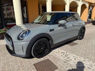 Usata Mini ONE 75 CV (55 kW) 2020 Grigio Utilitaria