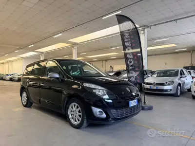 Usata Renault Scénic Dynamique 110 CV (80 kW) 2010 Other Monovolume