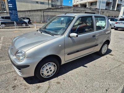 Usata Fiat 600 54 CV (39 kW) 2001 Grigio Berlina