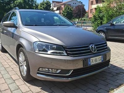 Usata VW Passat 140 CV (102 kW) 2011 Marrone Station wagon