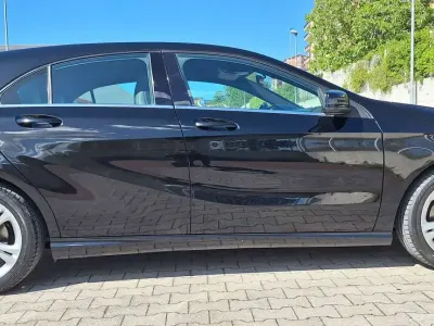 Usata Mercedes A180 122 CV (89 kW) 2014 Nero Utilitaria