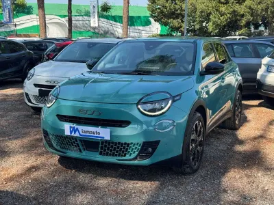 Usata Fiat 600 La Prima 110 CV (80 kW) 2025 Verde lattementa SUV