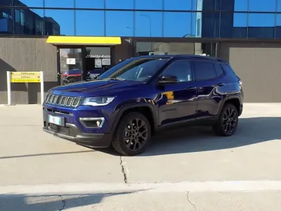 Usata Jeep Compass 179 CV (131 kW) 2020 Blu / metallizzato SUV