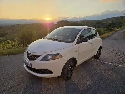 Usata Lancia Ypsilon S 69 CV (50 kW) 2024 Bianco Utilitaria