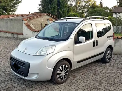 Usata Fiat Qubo Trekking 75 CV (55 kW) 2011 Argento Monovolume