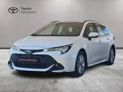 Usata Toyota Corolla Active 140 CV (102 kW) 2023 Bianco Station wagon