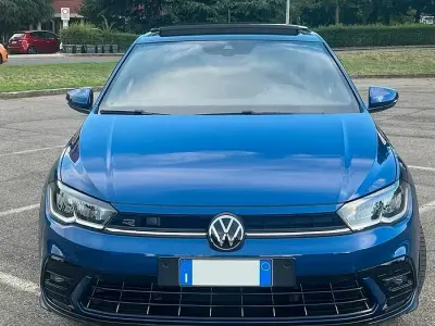 Usata VW Polo R-line 95 CV (69 kW) 2023 Bluazzurro Utilitaria