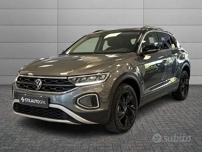 Usata VW T-Roc Life 116 CV (85 kW) 2025 Grigio SUV