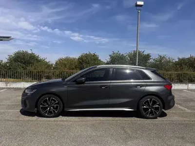 Usata Audi A3 S-Line 150 CV (110 kW) 2022 Grigio Berlina