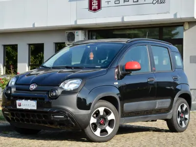 Usata Fiat Panda Cross Cross 69 CV (50 kW) 2022 Nero Utilitaria
