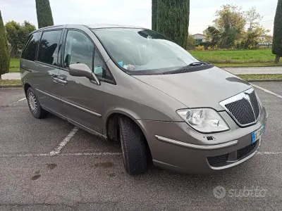 Usata Lancia Phedra 137 CV (100 kW) 2007 Grigio Monovolume