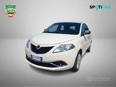 Usata Lancia Ypsilon Silver 95 CV (69 kW) 2017 Bianco Utilitaria