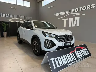 Usata Peugeot 2008 Allure 101 CV (74 kW) 2024 Bianco SUV