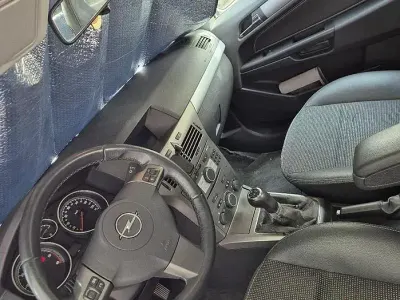 Usata Opel Astra 120 CV (88 kW) 2007 Grigio Berlina