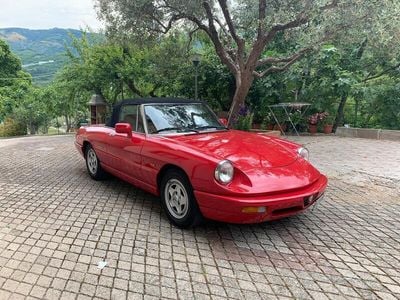 Usata Alfa Romeo Spider 106 CV (77 kW) 1991 Rosso Cabrio