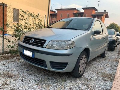 usata Fiat Punto 1.2 8v 16cv 2004 ADATTA NEOPATENTATI