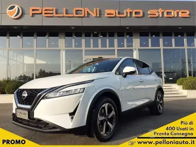 Używany Nissan Qashqai N-Connecta 140 KM (102 kW) 2023 Biały SUV