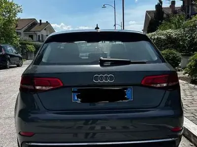 Usata Audi A3 Ambiente 110 CV (80 kW) 2017 Grigio Berlina