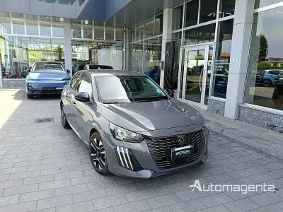 Usata Peugeot 208 Allure 101 CV (74 kW) 2025 Grigio Utilitaria