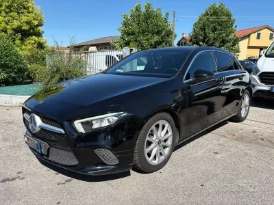 Usata Mercedes A180 116 CV (85 kW) 2019 Nero Berlina