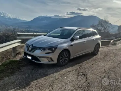 Usata Renault Mégane GrandTour 140 CV (102 kW) 2019 Grigio Station wagon