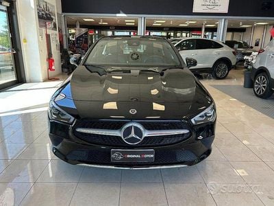 Gebraucht Mercedes CLA200 Shooting Brake 150 PS (110 kW) 2020 Schwarz Kombi