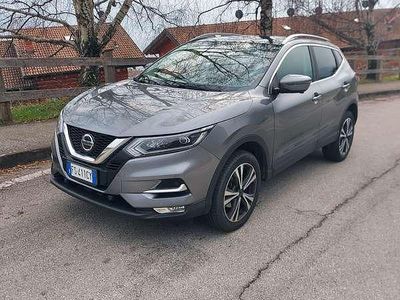 Usata Nissan Qashqai N-Connecta 131 CV (96 kW) 2018 Grigio SUV