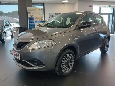 Usata Lancia Ypsilon Gold 84 CV (61 kW) 2016 Antracite Utilitaria