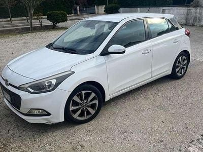 Usata Hyundai i20 Style 75 CV (55 kW) 2015 Bianco Berlina
