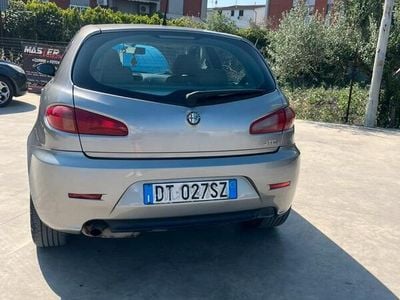 Usata Alfa Romeo 147 Distinctive 120 CV (88 kW) 2009 Grigio Utilitaria