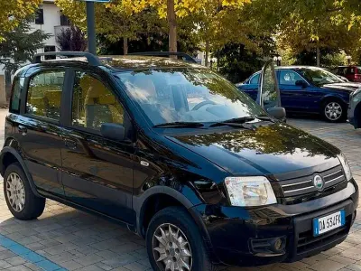 Usata Fiat Panda 4x4 60 CV (44 kW) 2006 Nero Utilitaria