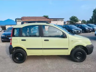 Usado Fiat Panda 4x4 69 CV (50 kW) 2006 Verde Utilitario